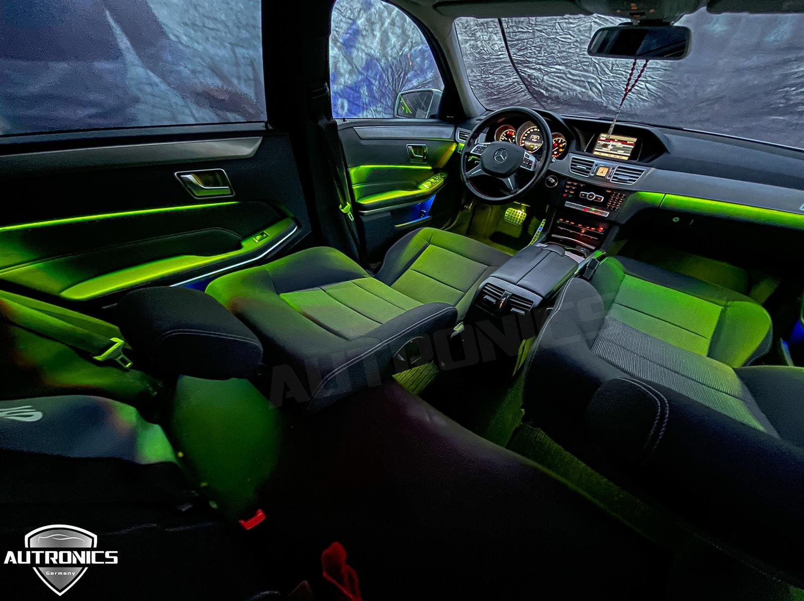 Mercedes Benz - E Klasse W212 Ambientebeleuchtung 12 Farben inkl